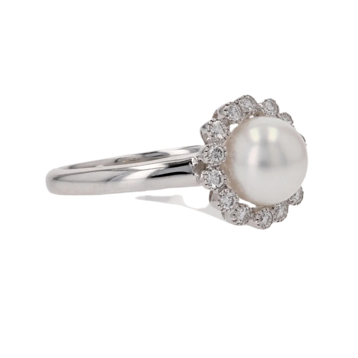 Bague Entourage en or blanc, perle et diamants - Image 5