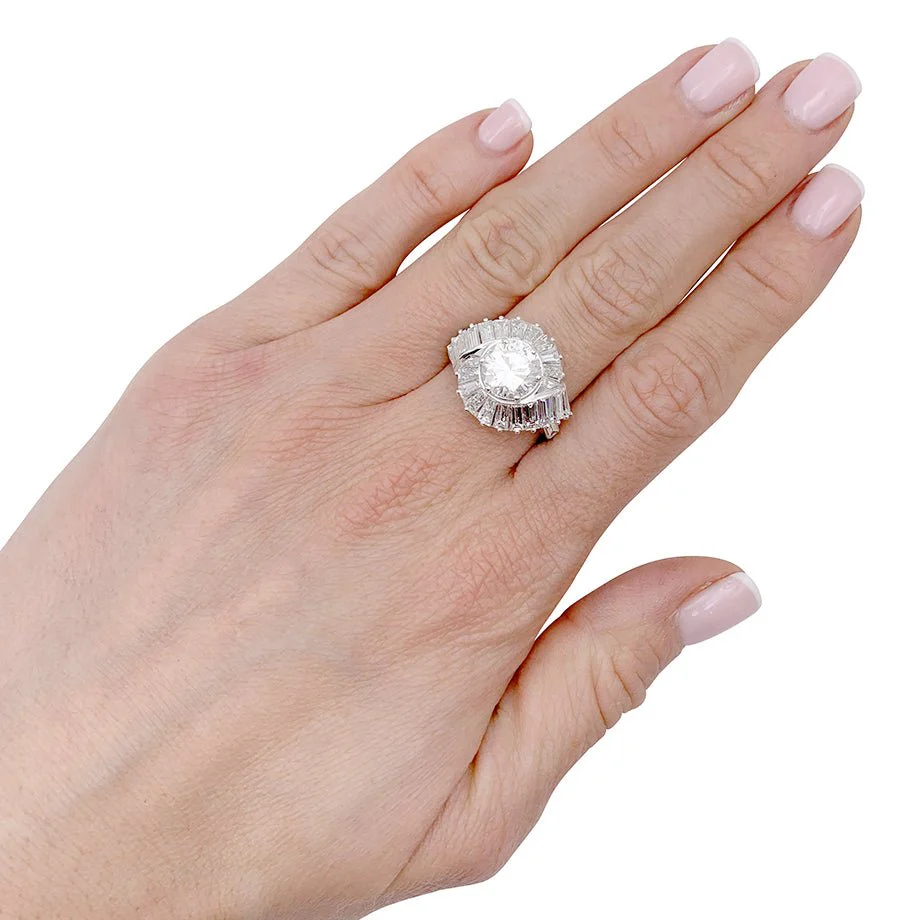 Bague Cocktail en platine et diamants - Image 8