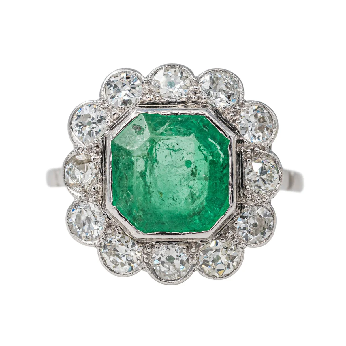 Bague Marguerite en platine, émeraude et diamant