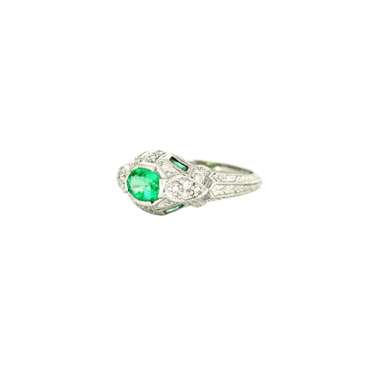 Bague Entourage en platine, émeraudes, et diamants - Image 3