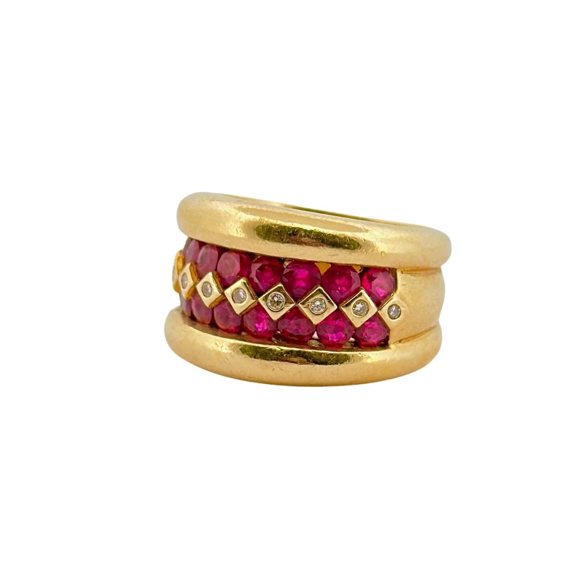 Bague POIRAY en or jaune, rubis et diamants - Image 4