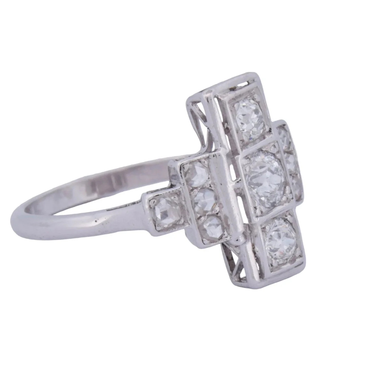 Bague Pompadour en or blanc et diamants - Image 4