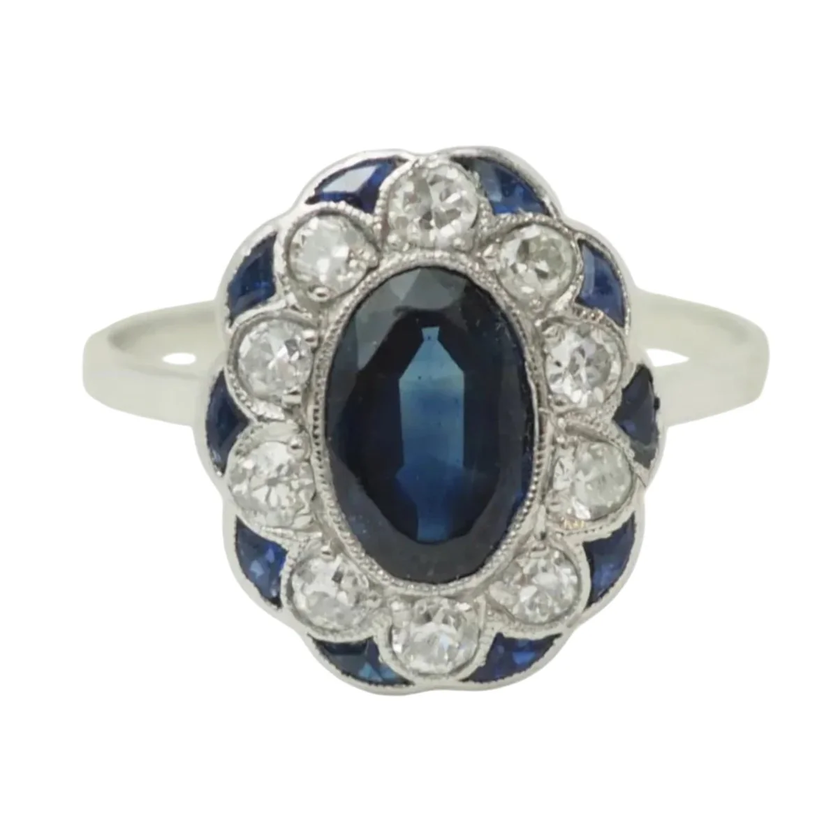 Bague Pompadour en or blanc, saphirs et diamants