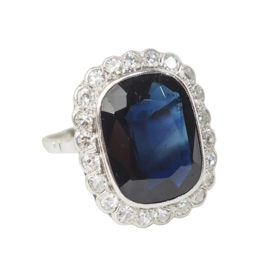Bague Pompadour en Platine, saphir et diamants - Image 5