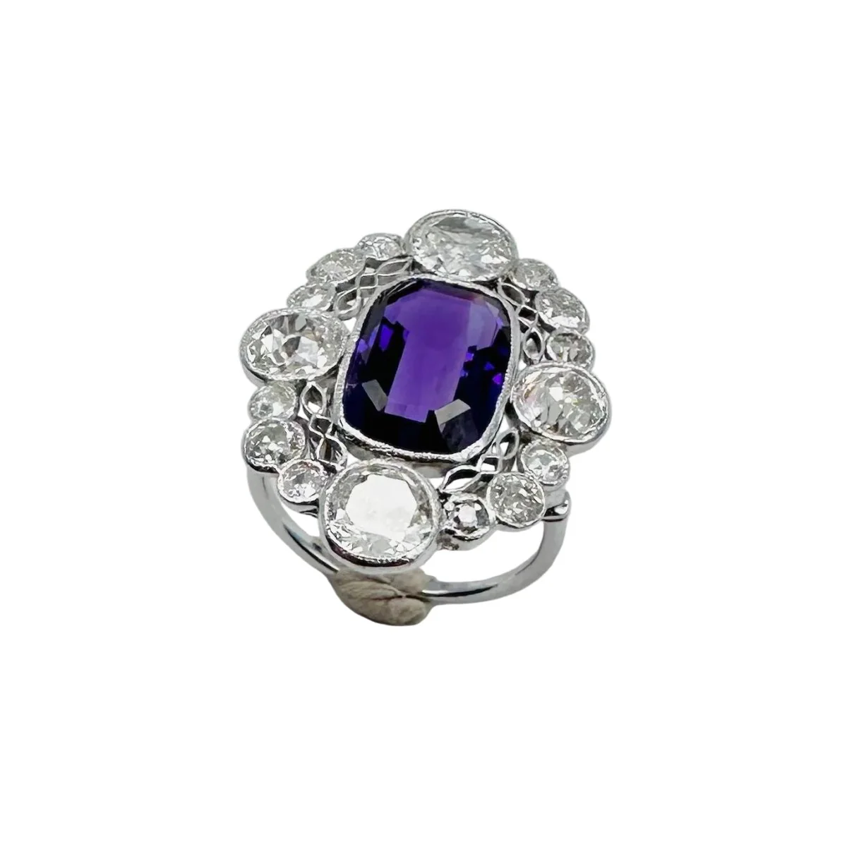 Bague Pompadour en platine, améthyste et diamants - Image 4