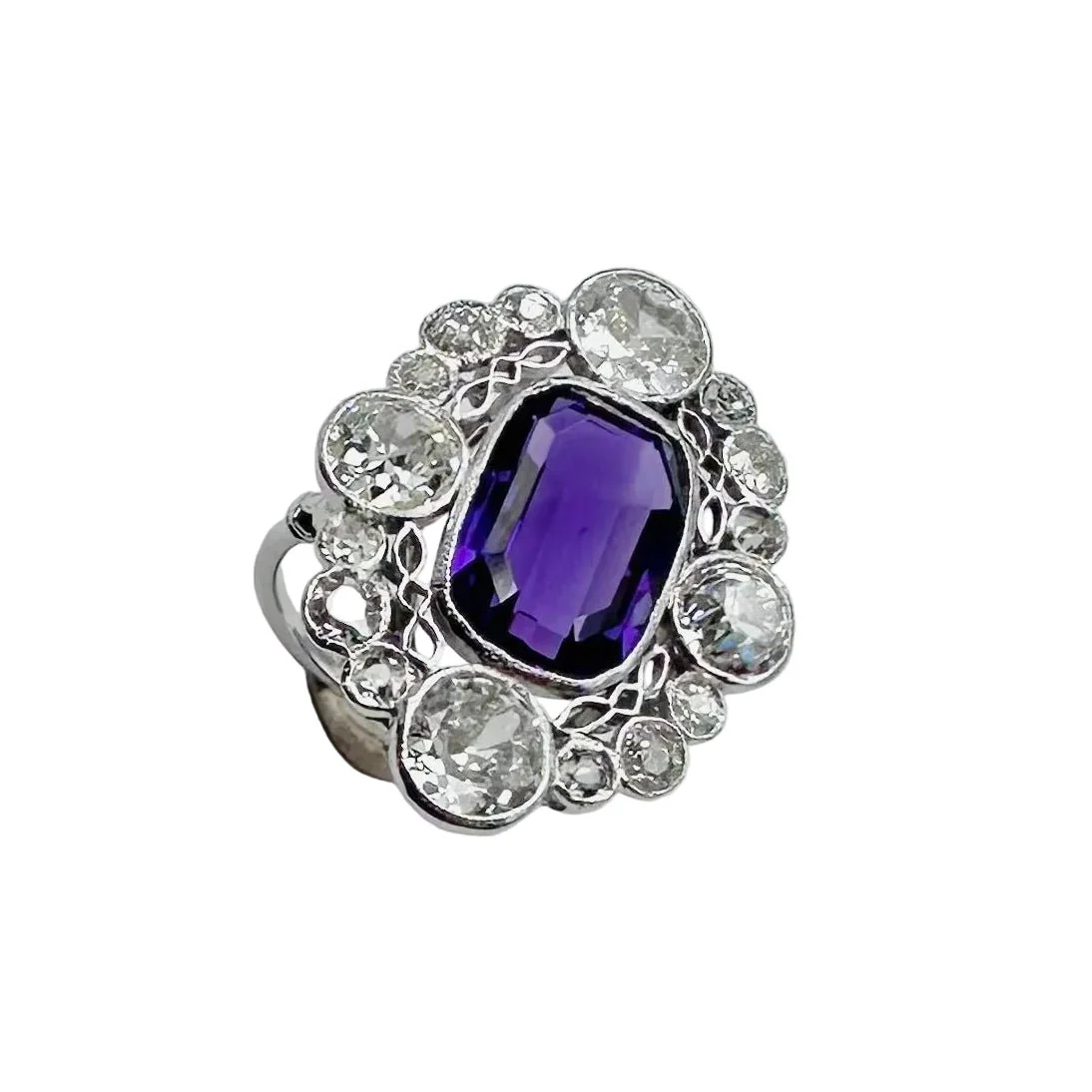 Bague Pompadour en platine, améthyste et diamants - Image 5