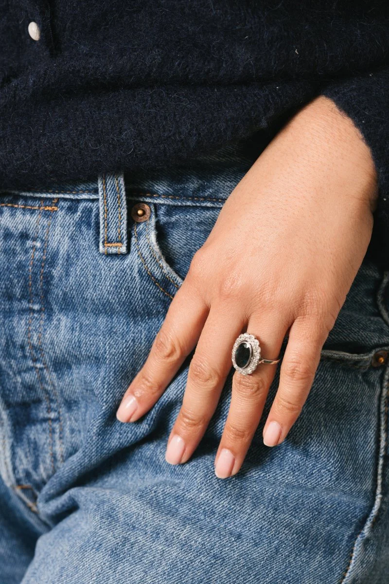 Bague Pompadour en platine, saphir et diamants - Image 2
