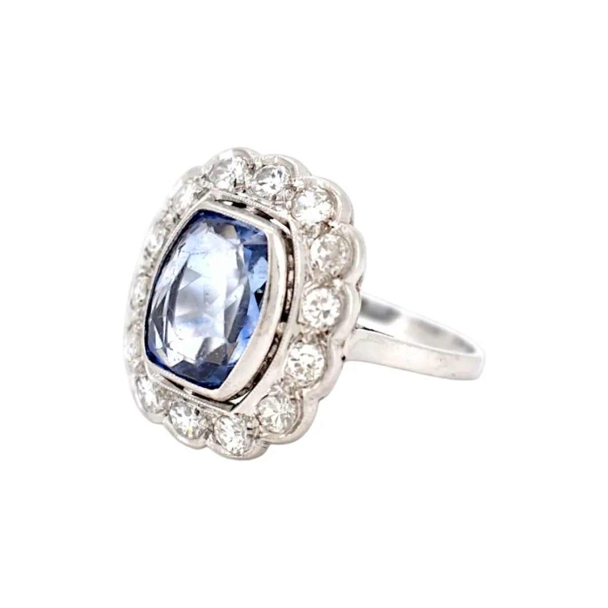 Bague Pompadour en platine, saphir et diamants - Image 3