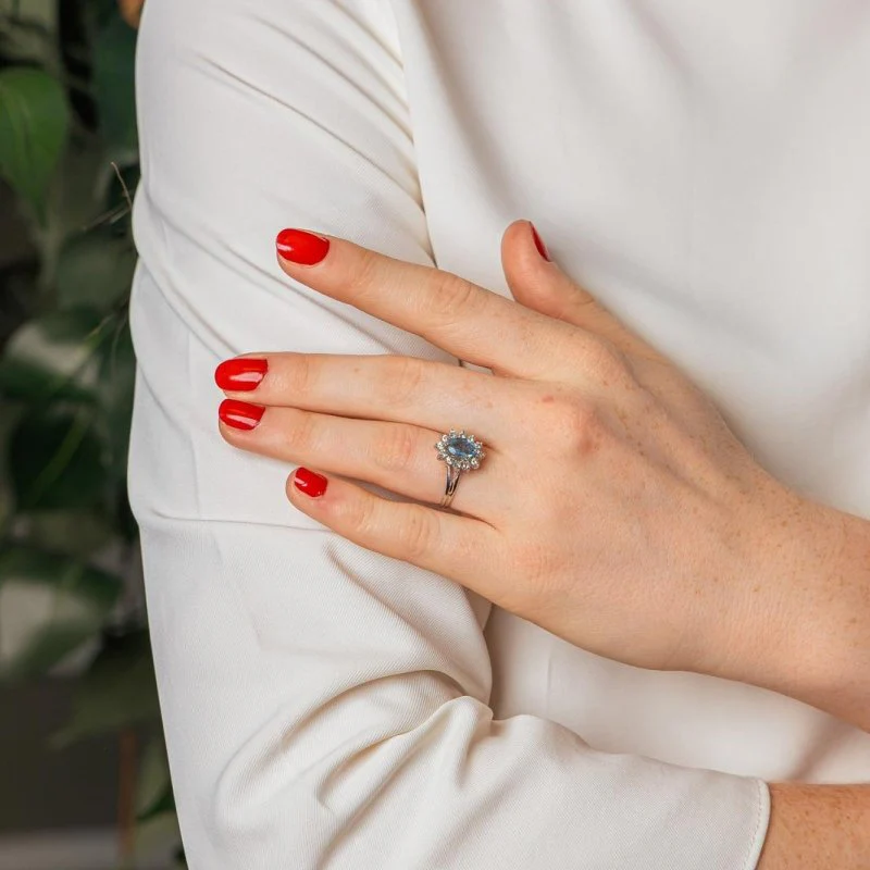 Bague Pompadour en or blanc, aigue-marine et diamants - Image 2