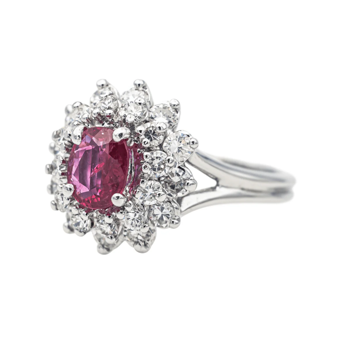Bague Pompadour en or blanc et rubis - Image 3