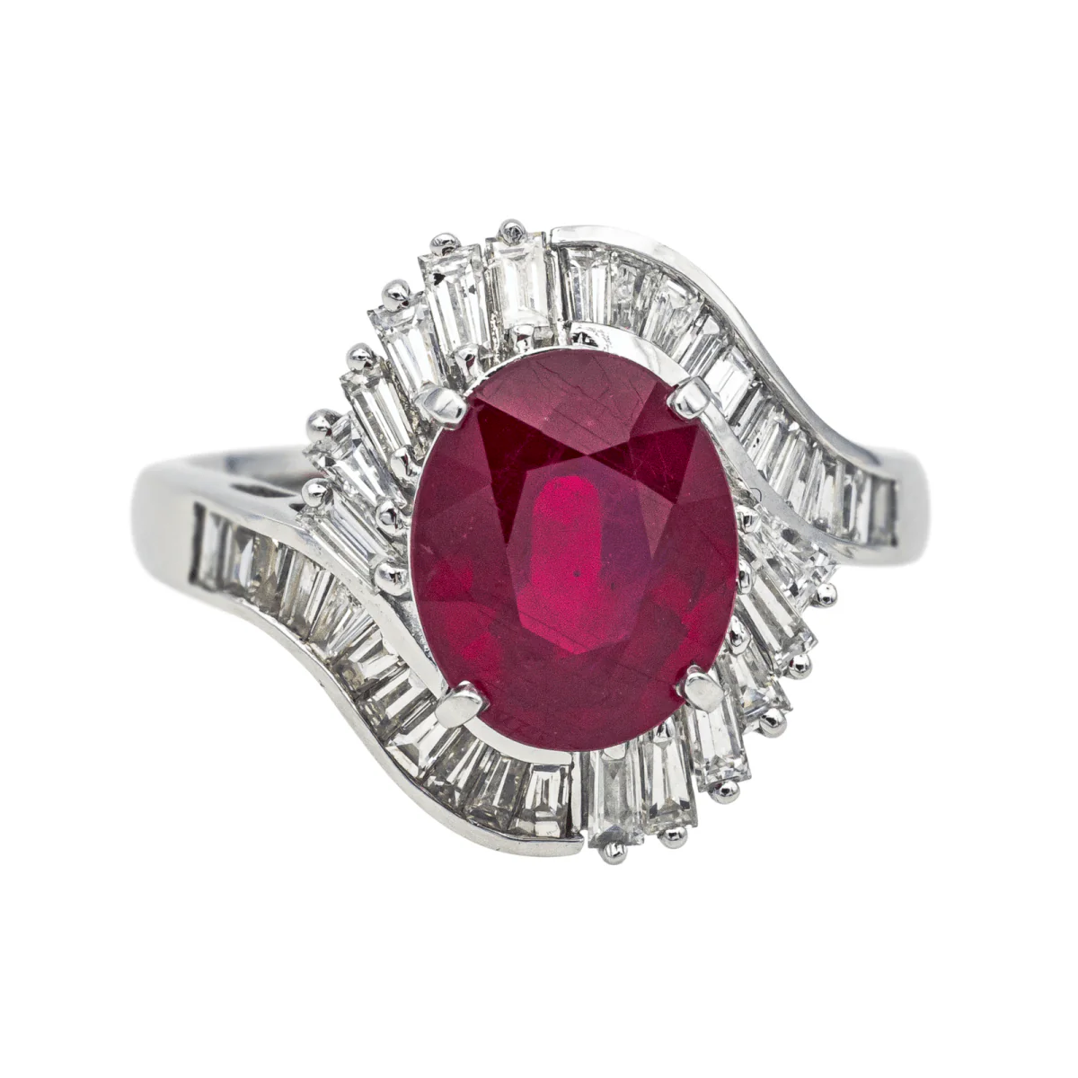 Bague Pompadour en or blanc, rubis et diamants