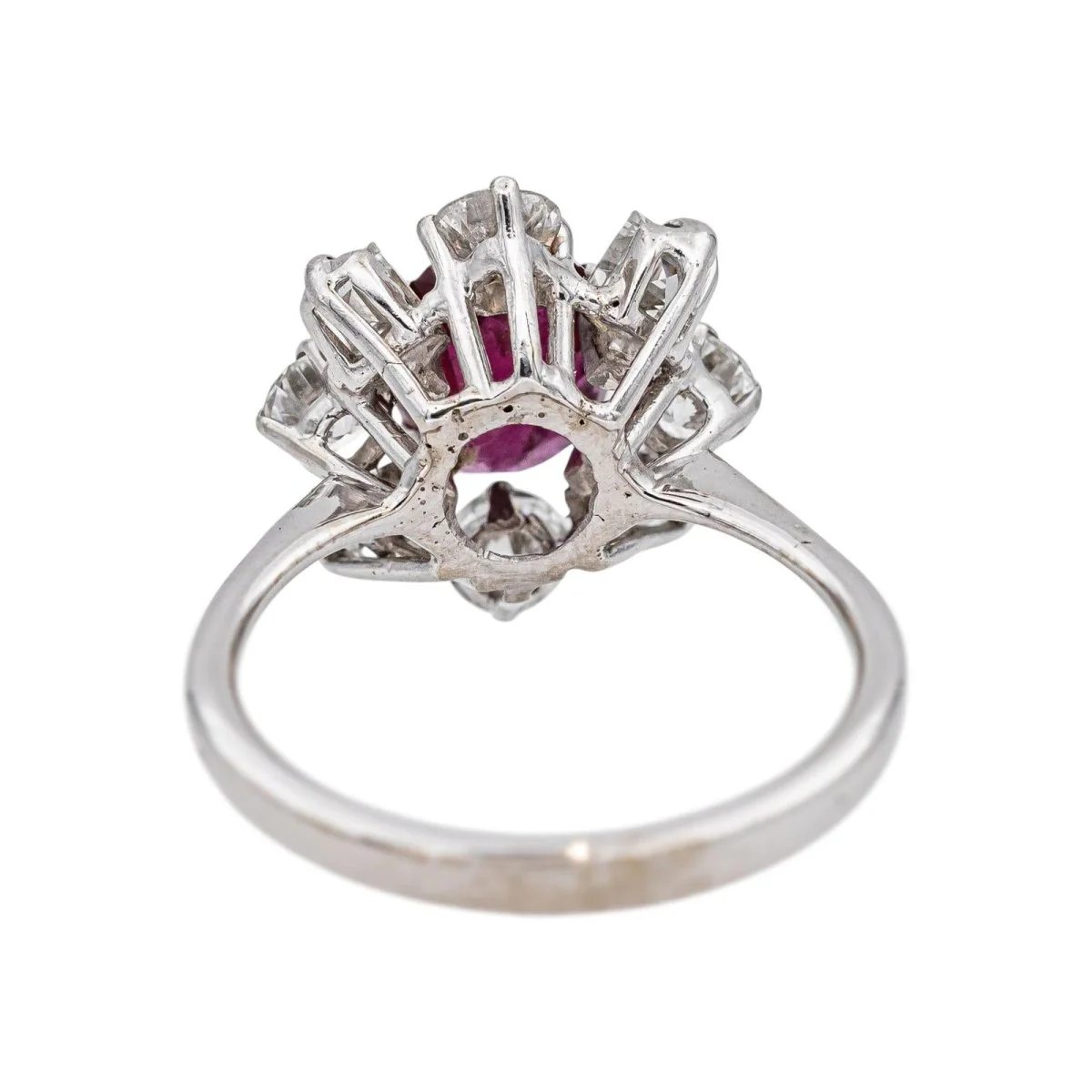 Bague Pompadour en or blanc, rubis et diamants - Image 5