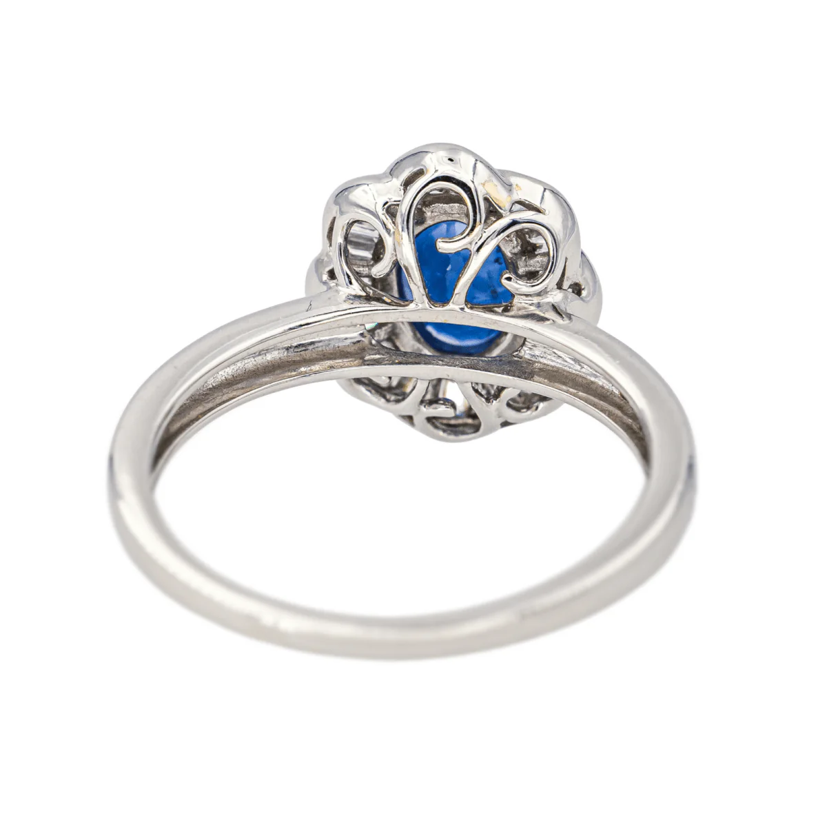 Bague Pompadour en or blanc, saphir et diamants - Image 5