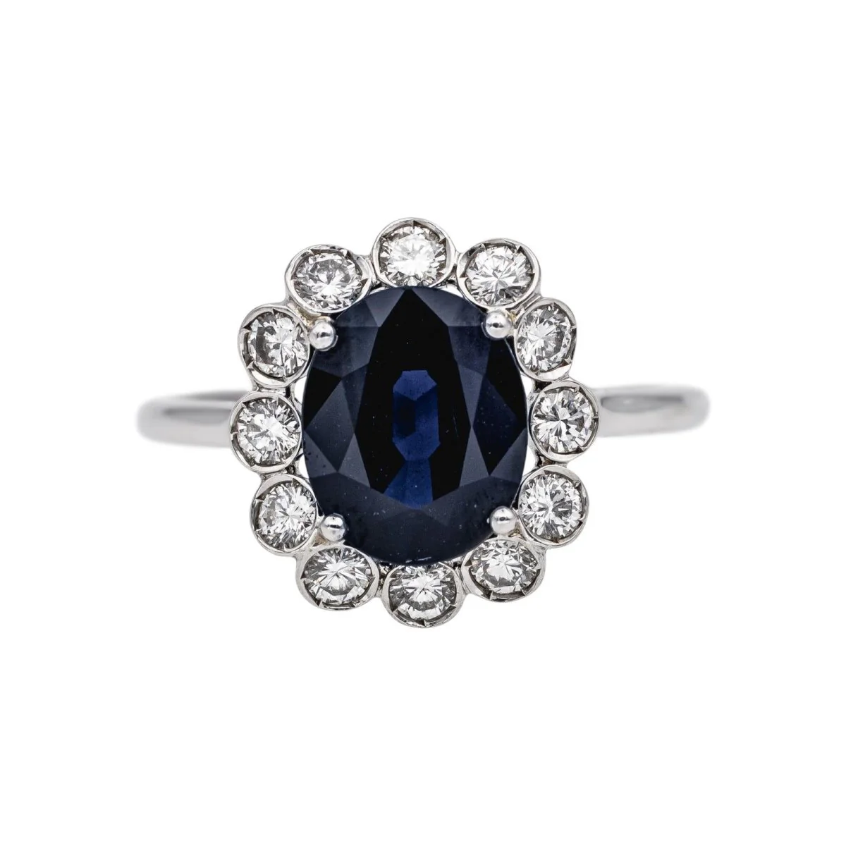 Bague Pompadour en or blanc, saphir et diamants