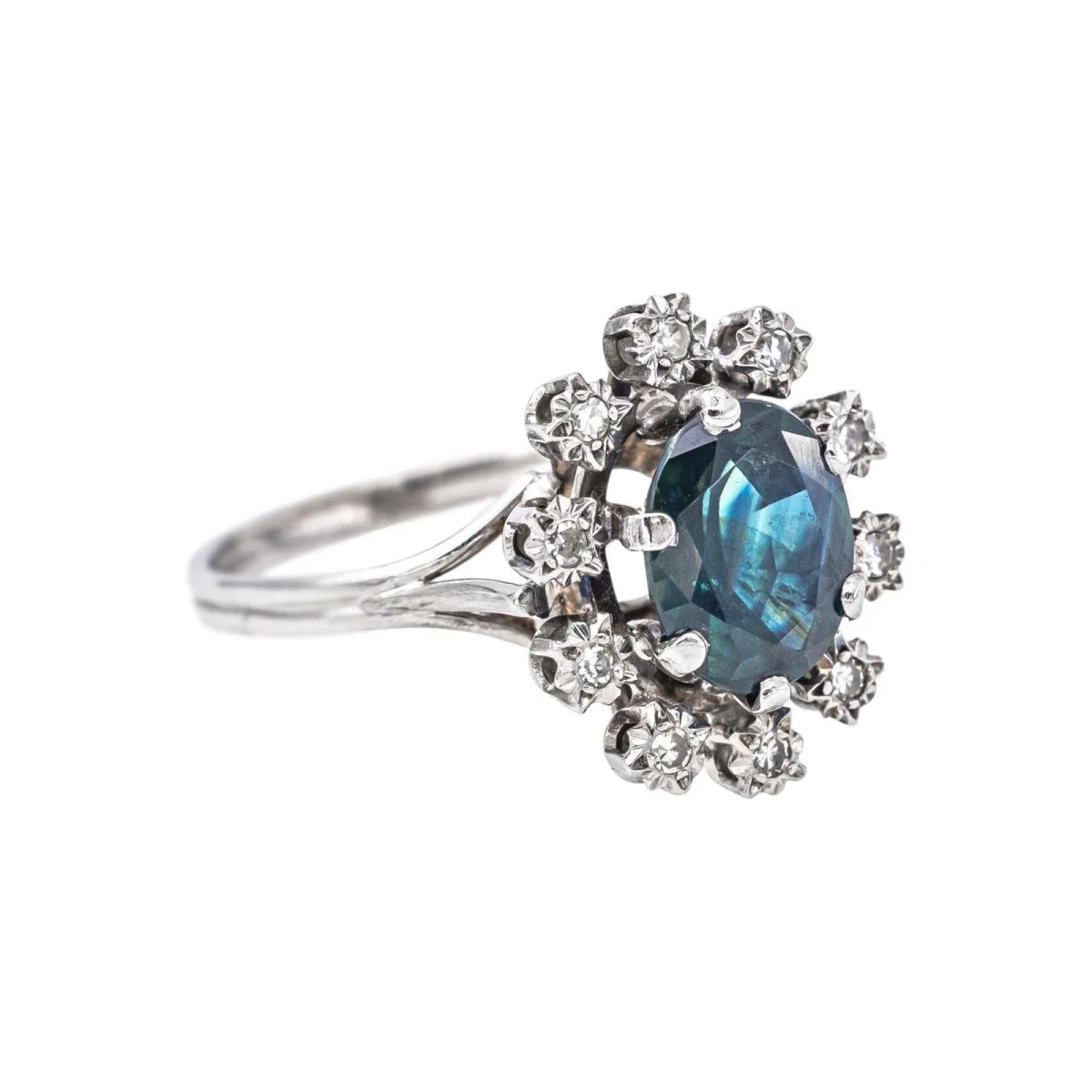 Bague Pompadour en or blanc, saphir et diamants - Image 6
