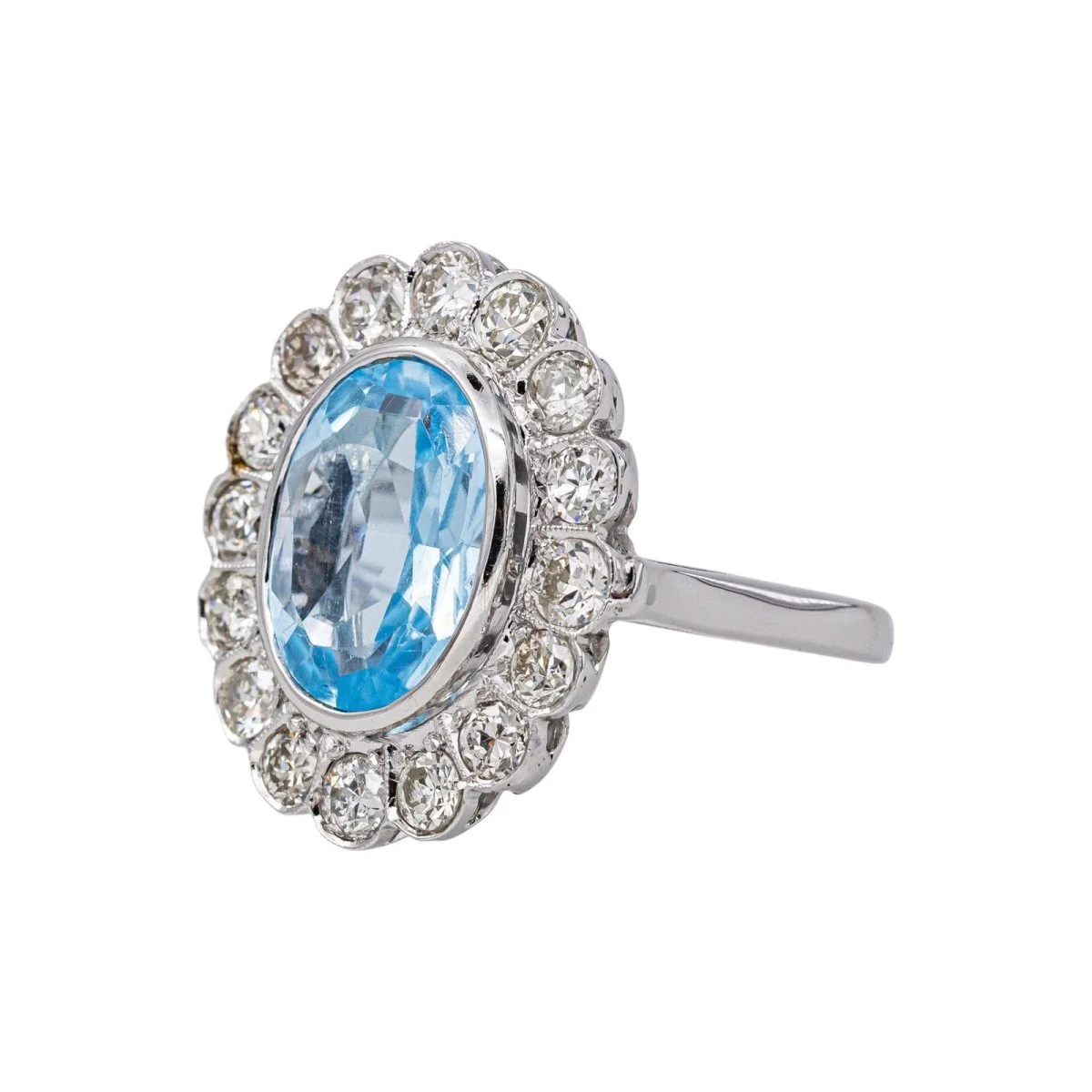 Bague Pompadour en or blanc, topaze et diamants - Image 3