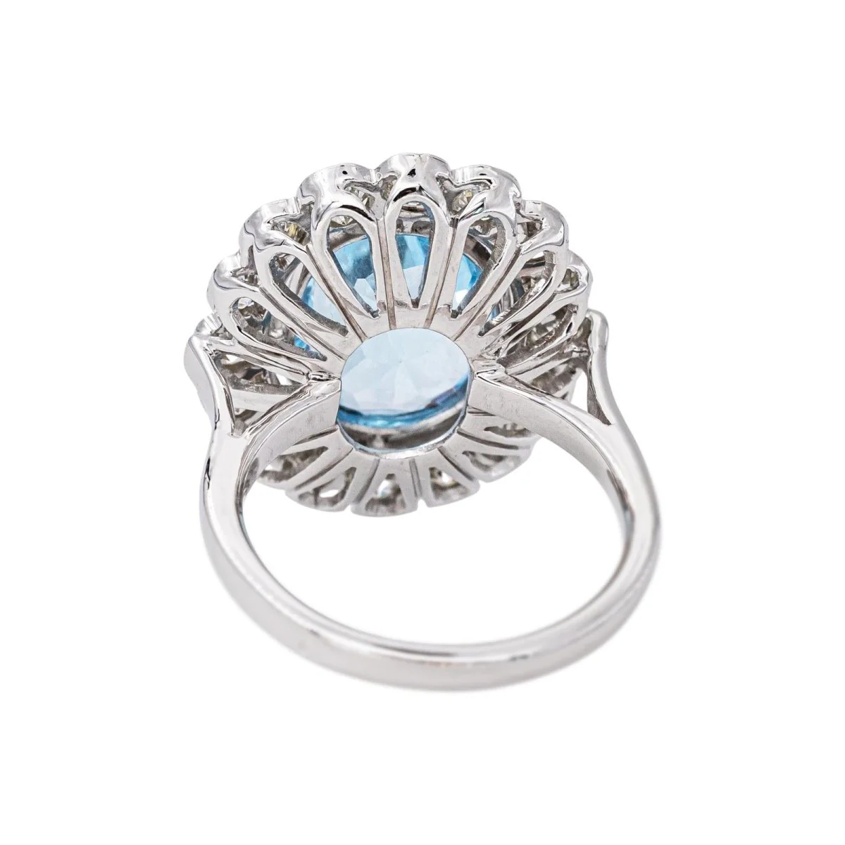 Bague Pompadour en or blanc, topaze et diamants - Image 5