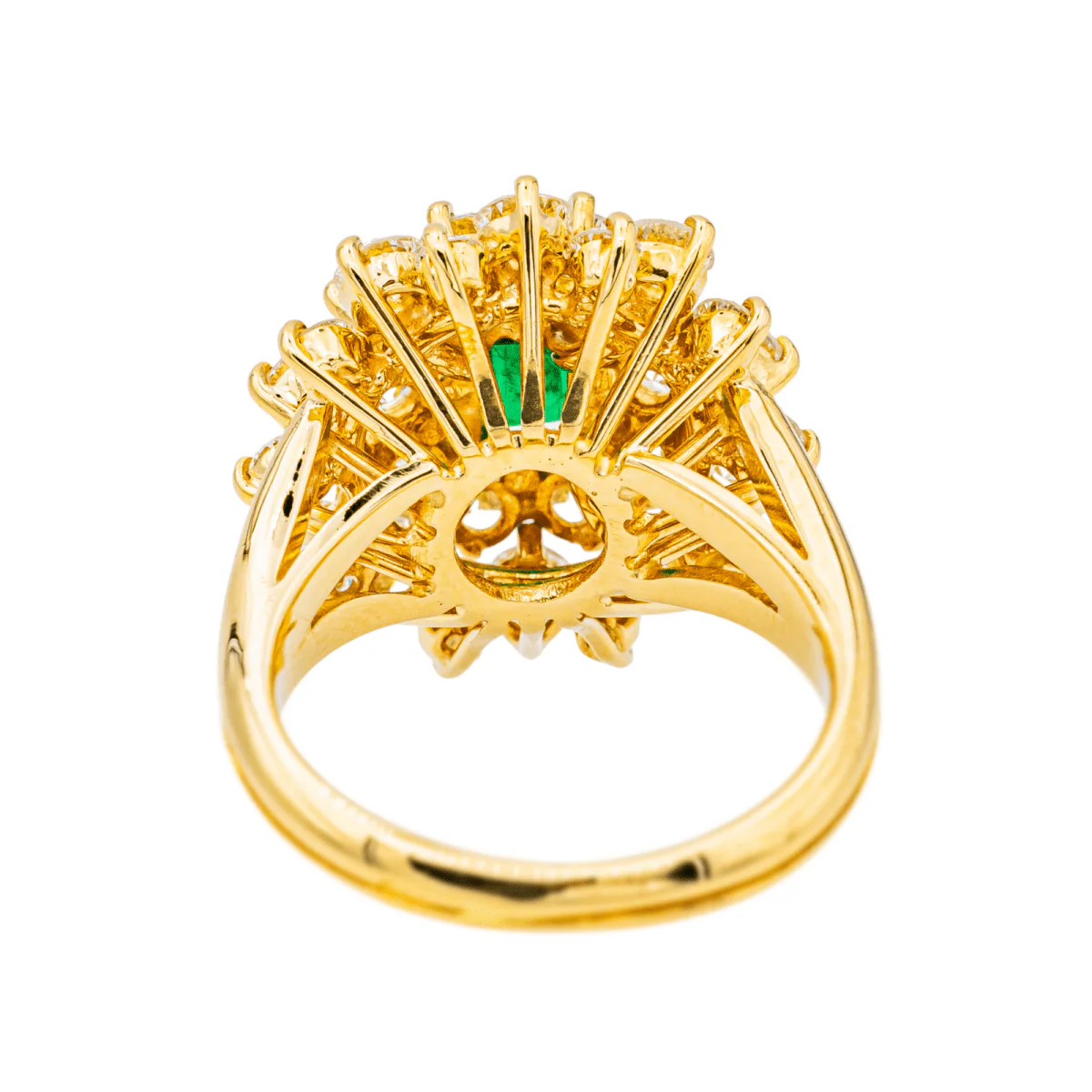 Bague Pompadour en or jaune, émeraude et diamants - Image 5