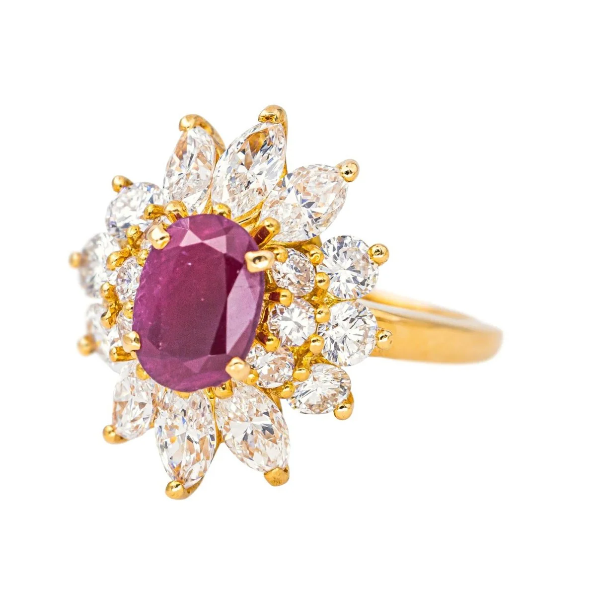 Bague Pompadour en or jaune, rubis et diamants - Image 3