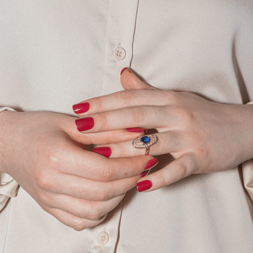 Bague Pompadour en or jaune, saphir et diamants - Image 2