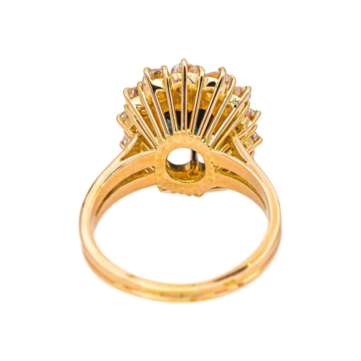 Bague Pompadour en or jaune, saphir et diamants - Image 5