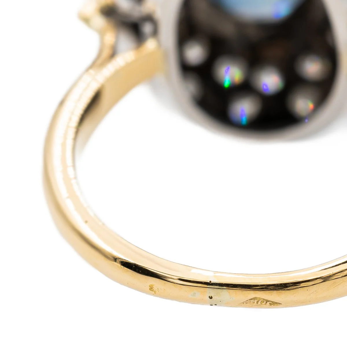 Bague Pompadour en or jaune, or blanc, saphir et diamants - Image 7