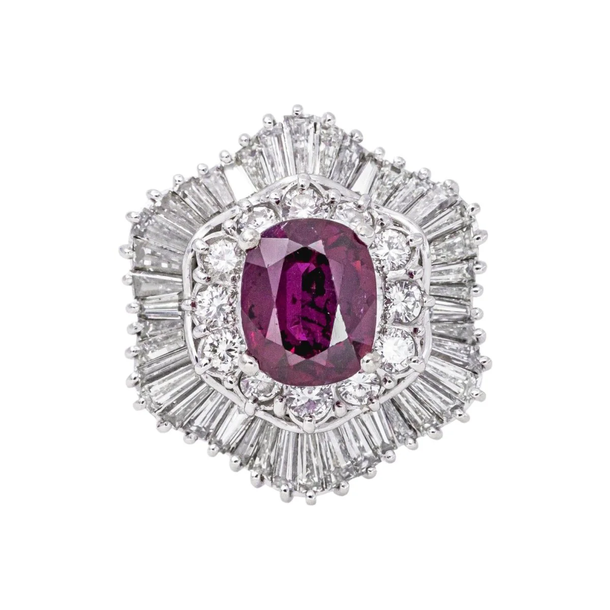 Bague Pompadour en platine, rubis et diamants