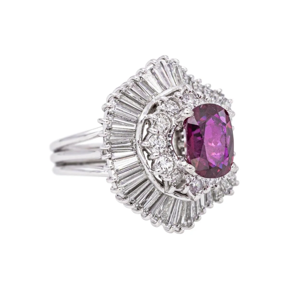 Bague Pompadour en platine, rubis et diamants - Image 6
