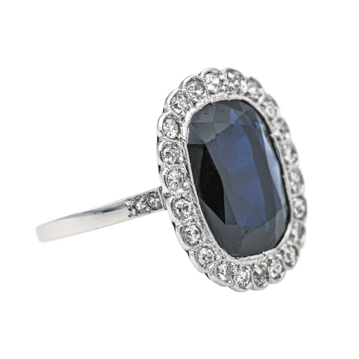 Bague Pompadour en platine, saphir et diamants - Image 6