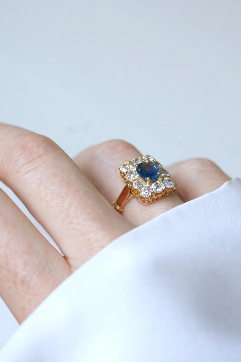 Bague Rectangulaire Saphir 1,10 Cts et Diamants - Image 3