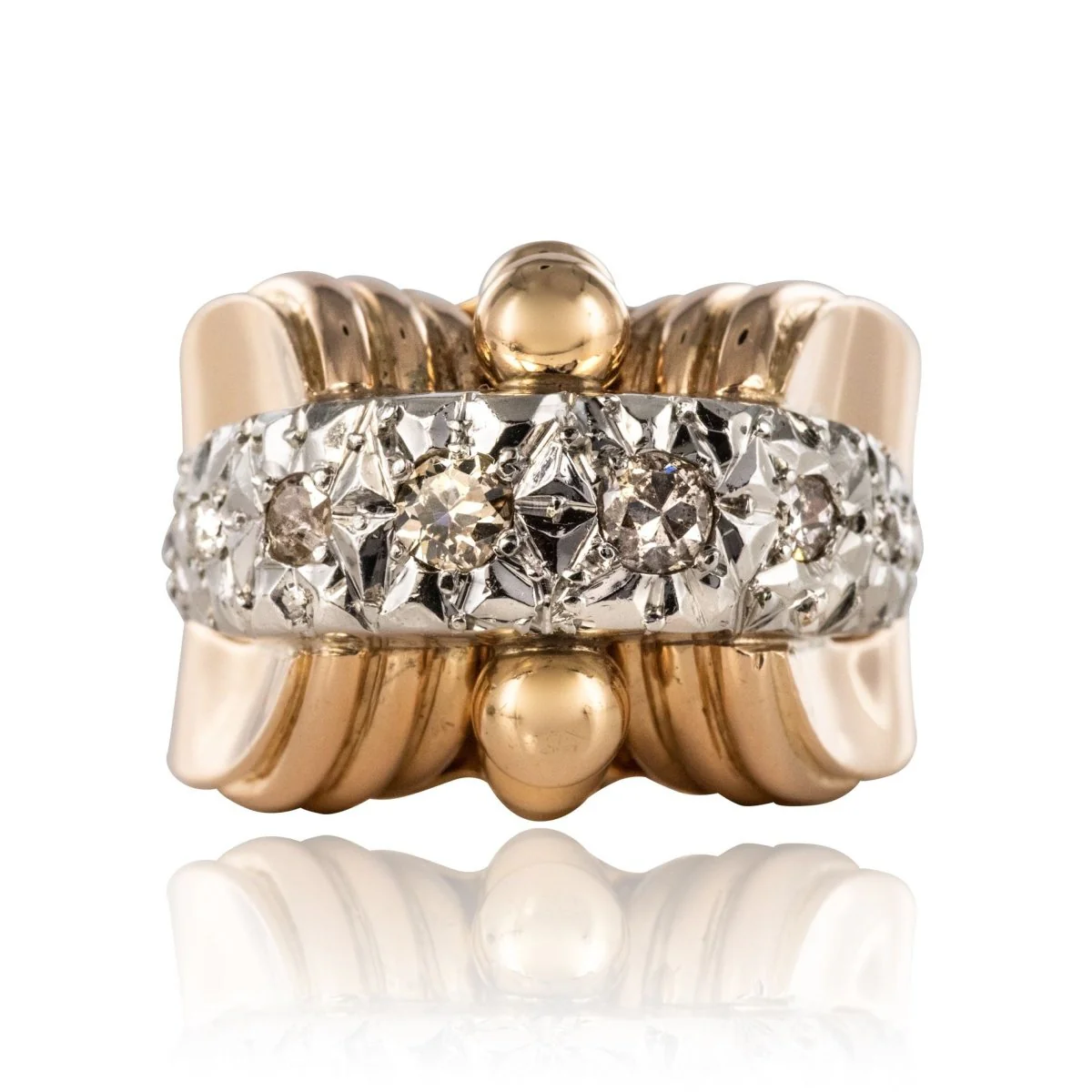 Bague Chevalière en or jaune, platine, perles et diamants