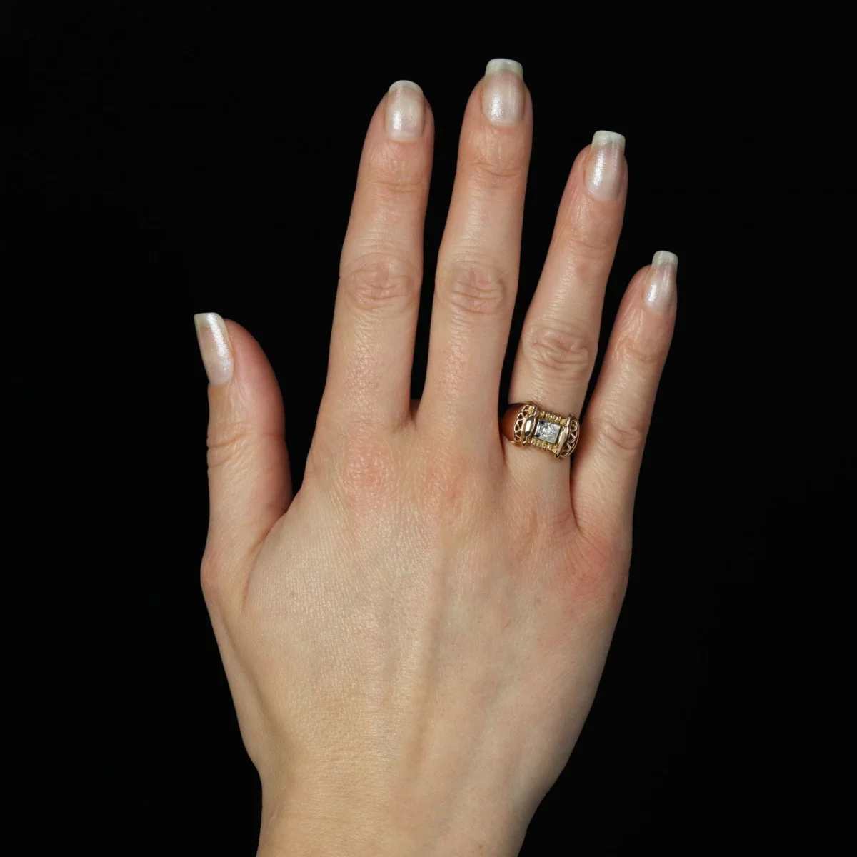 Bague Tank en or rose, platine et diamants - Image 2