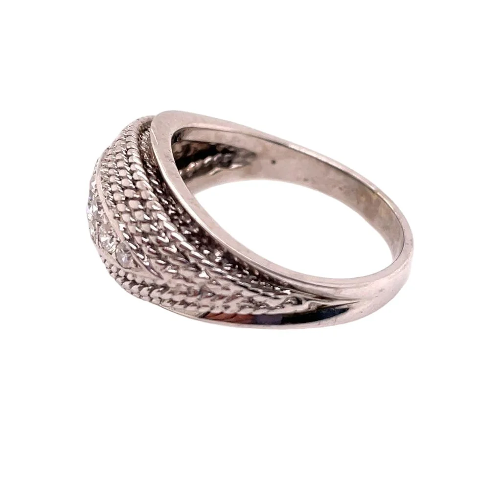 Bague Dôme en or blanc et diamants - Image 3