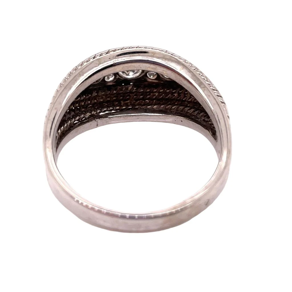 Bague Dôme en or blanc et diamants - Image 4