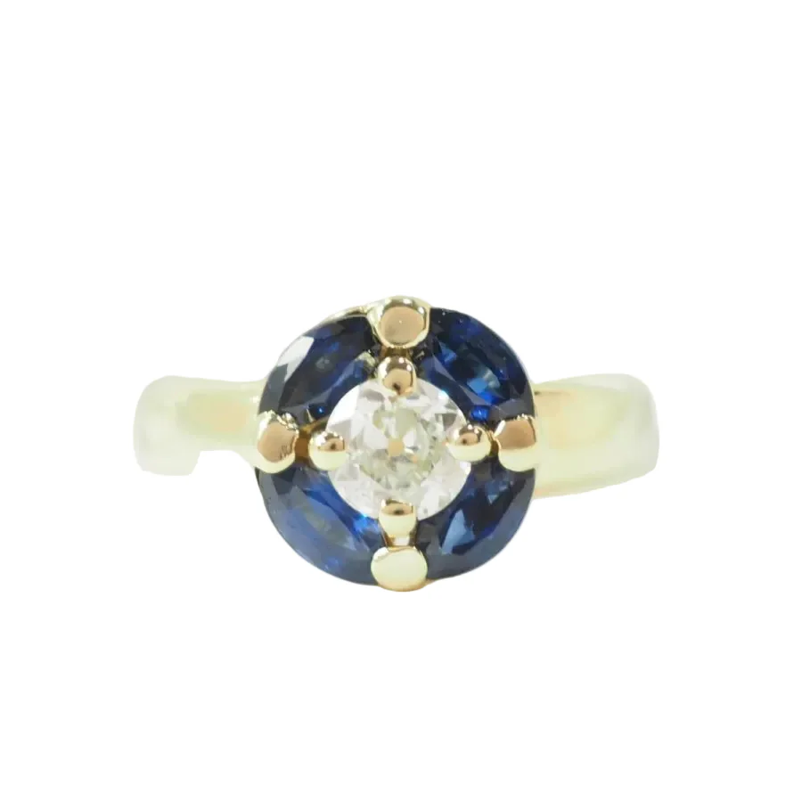 Bague Entourage en or jaune, saphirs et diamants