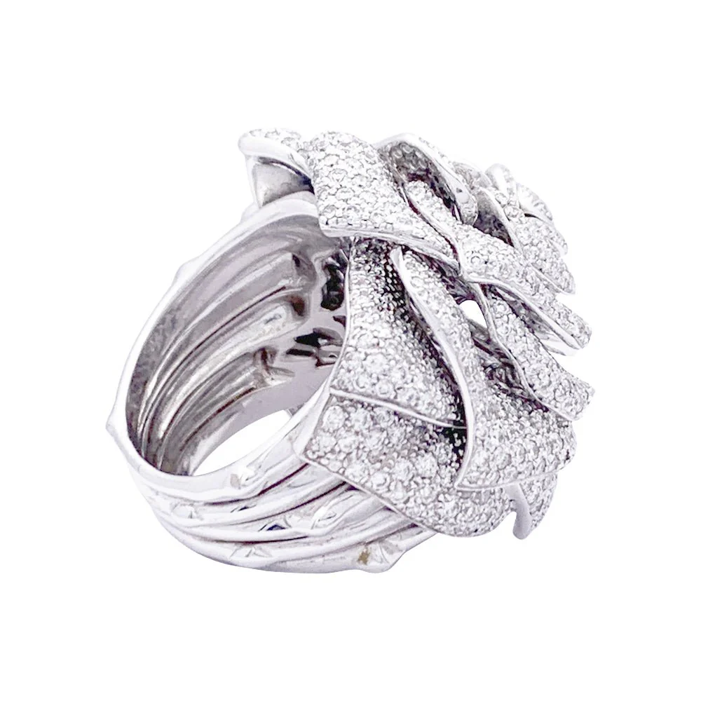 Bague Rose en or blanc et diamants. - Image 7
