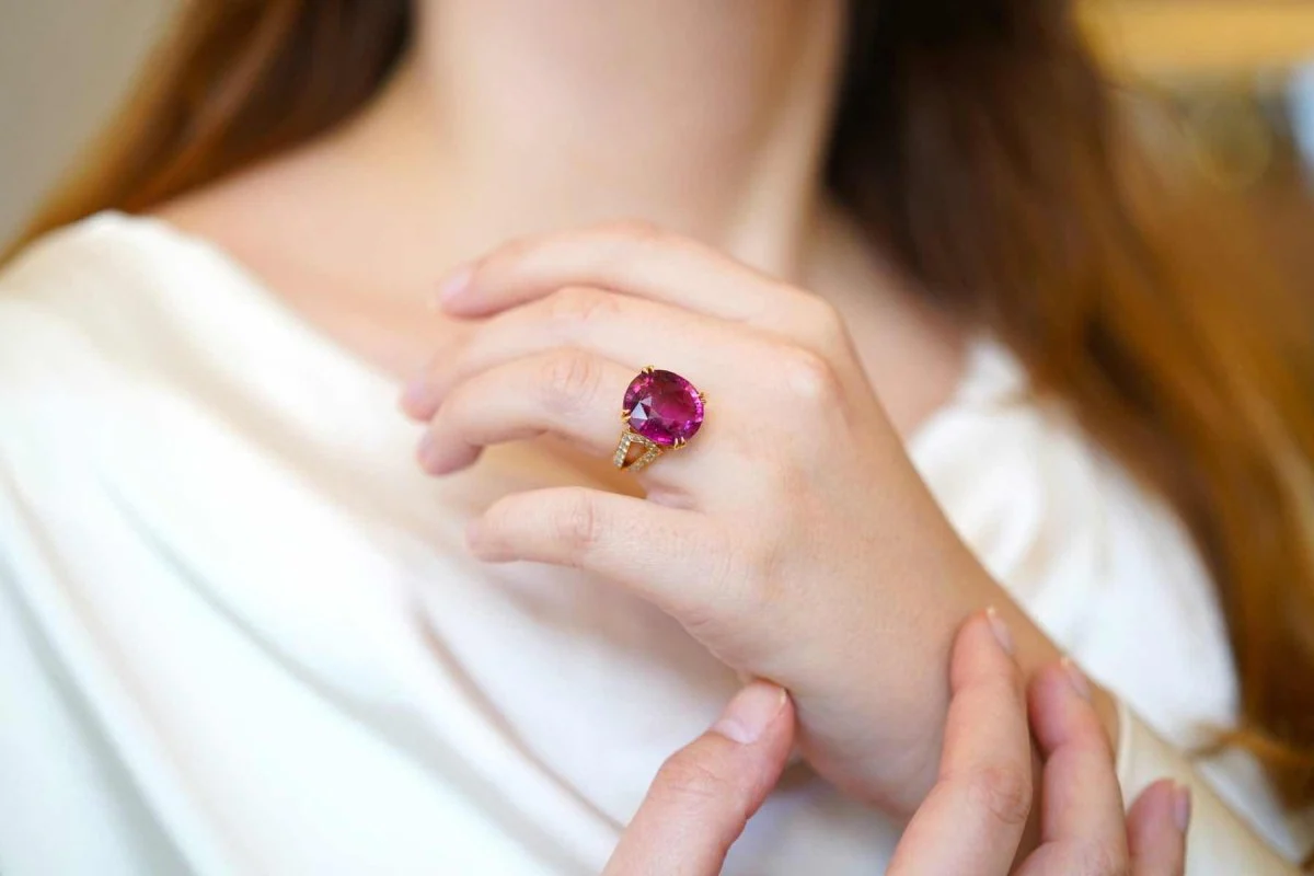 Bague rubellite et diamants en or jaune - Image 2