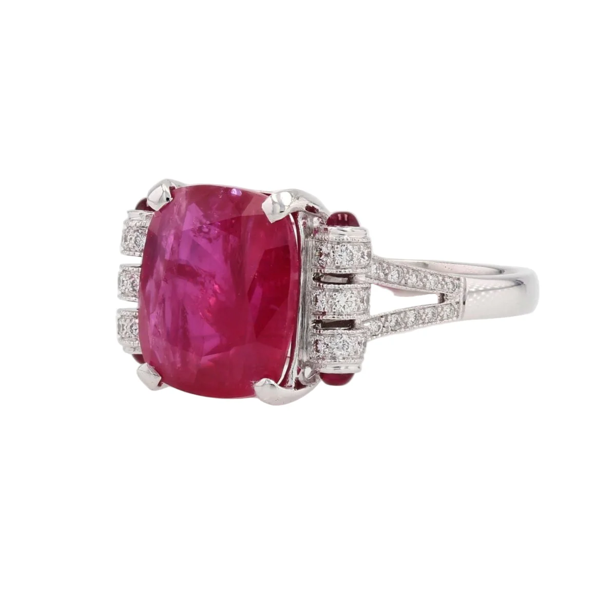 Bague Cocktail en or blanc, rubis et diamants - Image 3