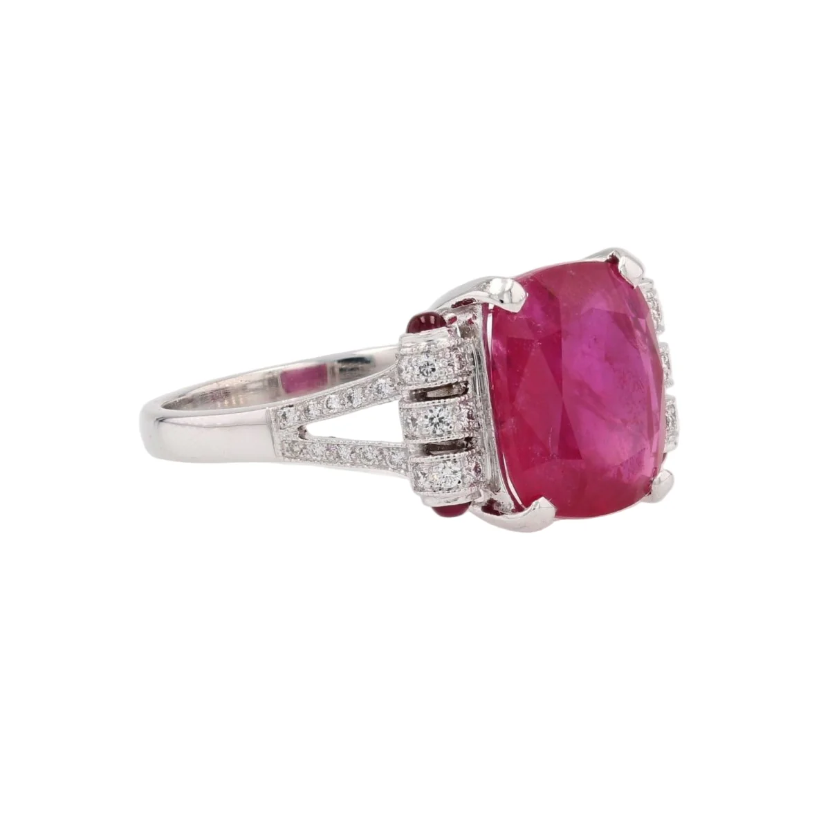 Bague Cocktail en or blanc, rubis et diamants - Image 4