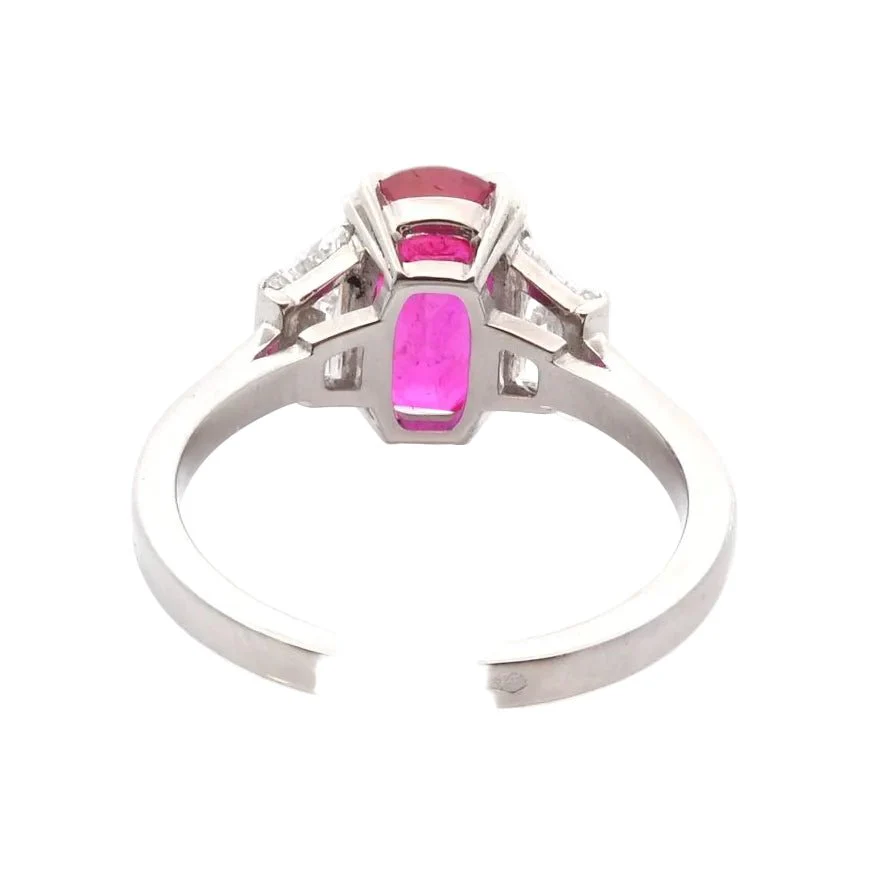 Bague Trilogie en platine, rubis et diamants - Image 3