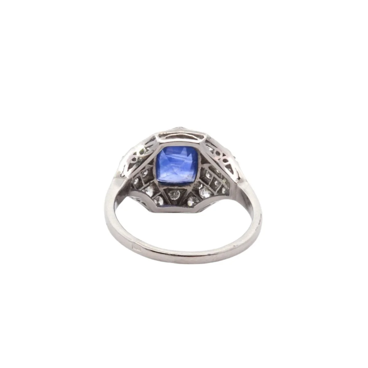 Bague entourage en platine saphir et diamant - Image 3