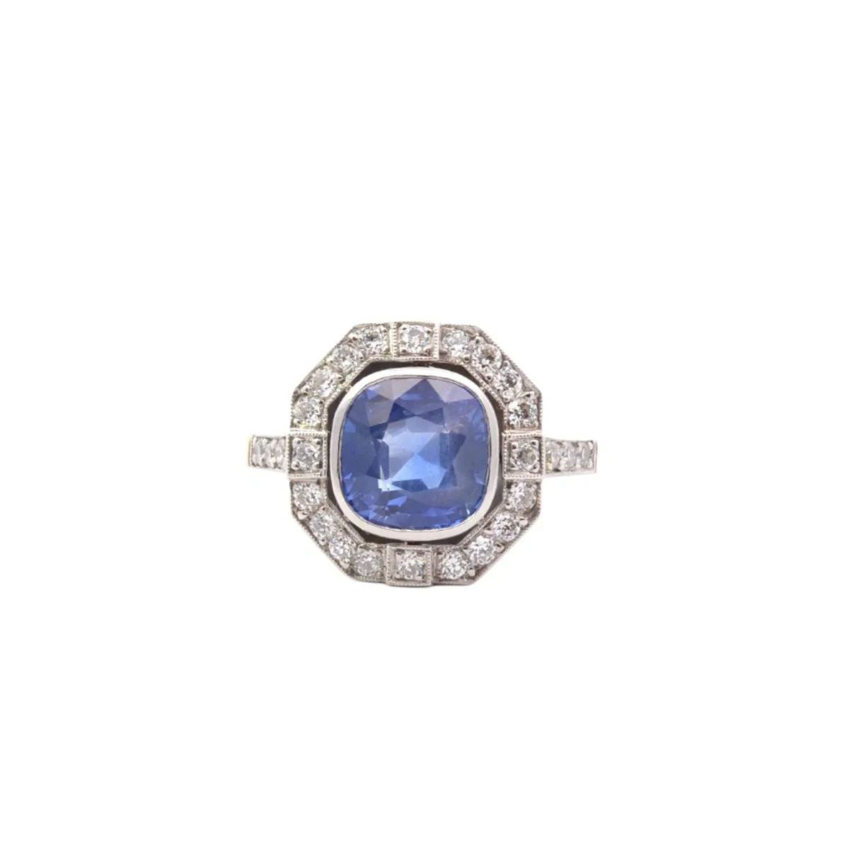 Bague entourage en or jaune, platine, saphir et diamants