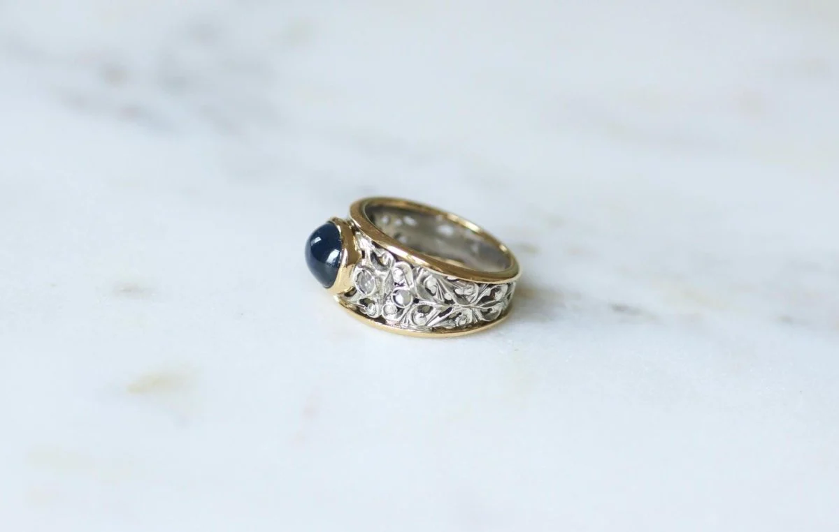 Bague Saphir Cabochon et Diamants sur Or jaune et Argent - Image 4