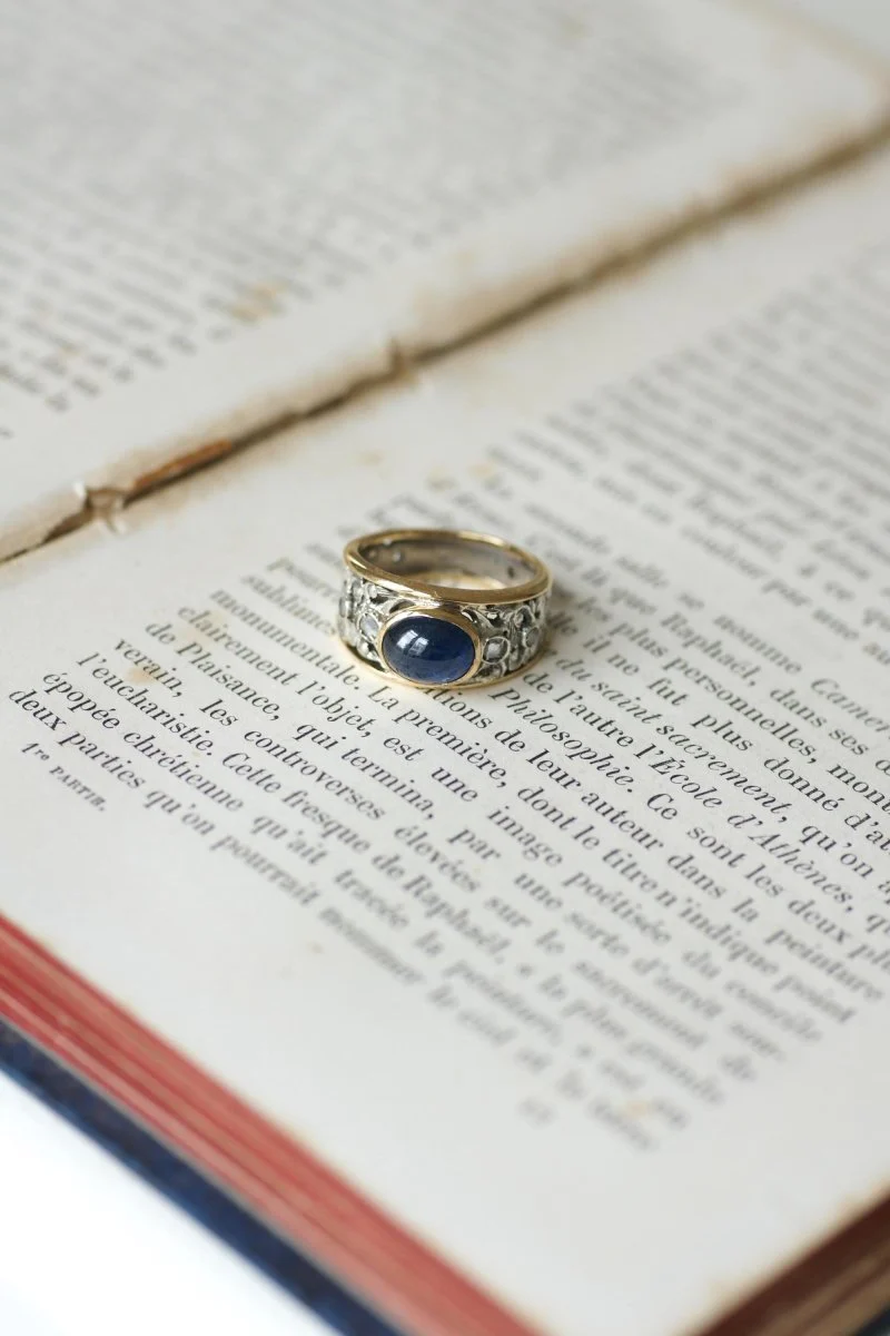 Bague Saphir Cabochon et Diamants sur Or jaune et Argent - Image 9