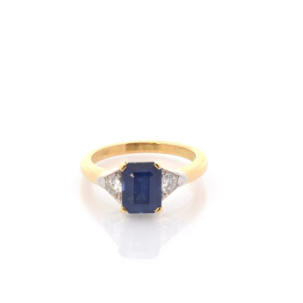 Bague en or jaune, platine, saphir et diamants