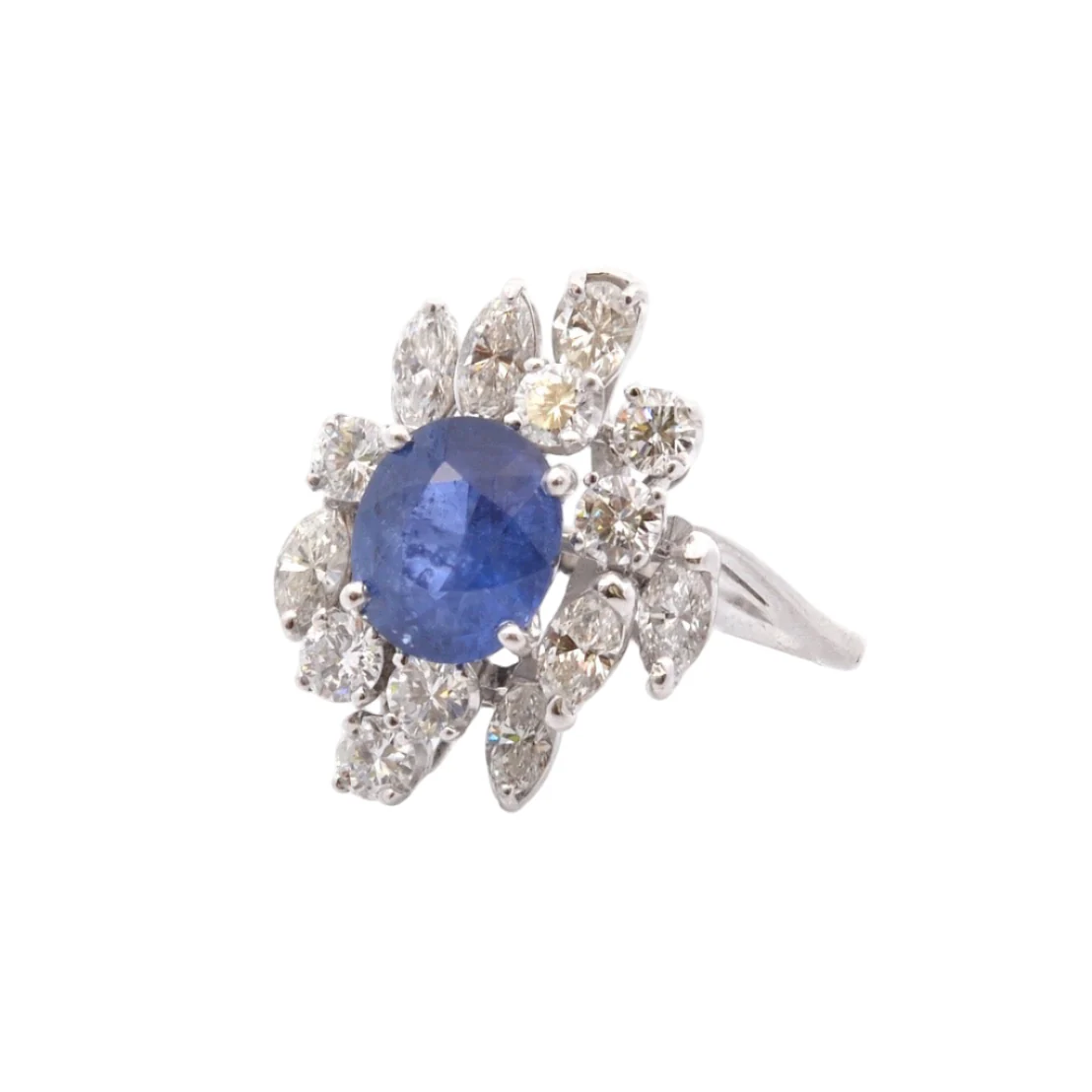 Bague Marguerite en or blanc, saphir et diamants - Image 4