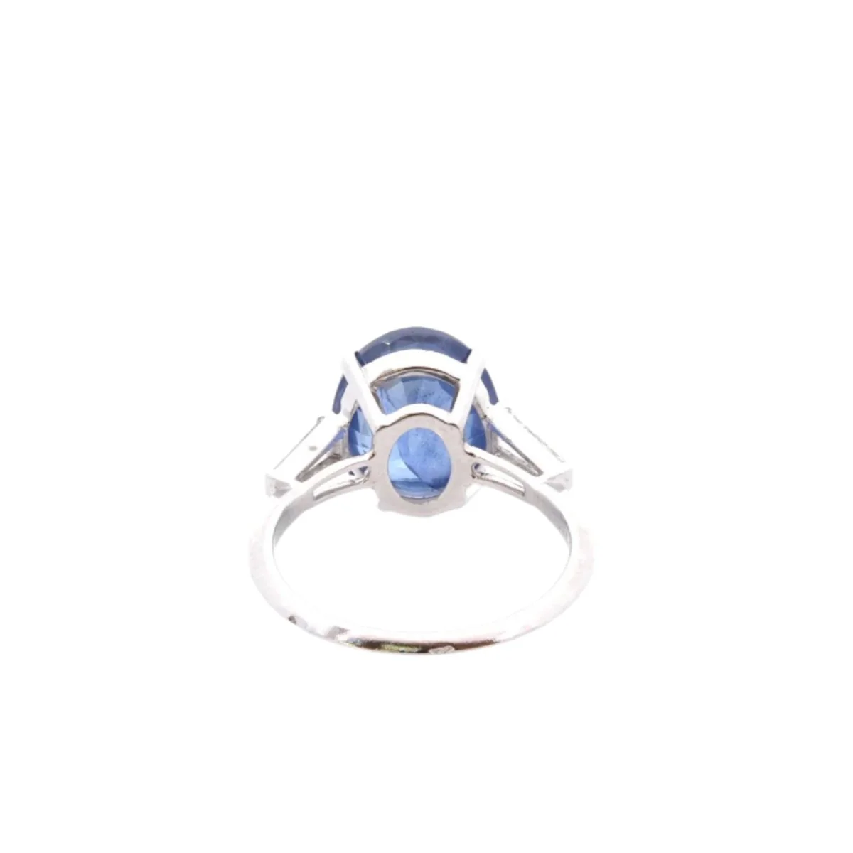Bague en or blanc, saphir et diamants - Image 3