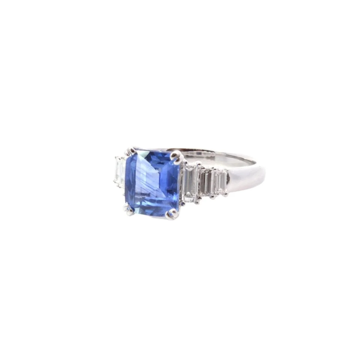 Bague en or blanc, saphir et diamants - Image 2