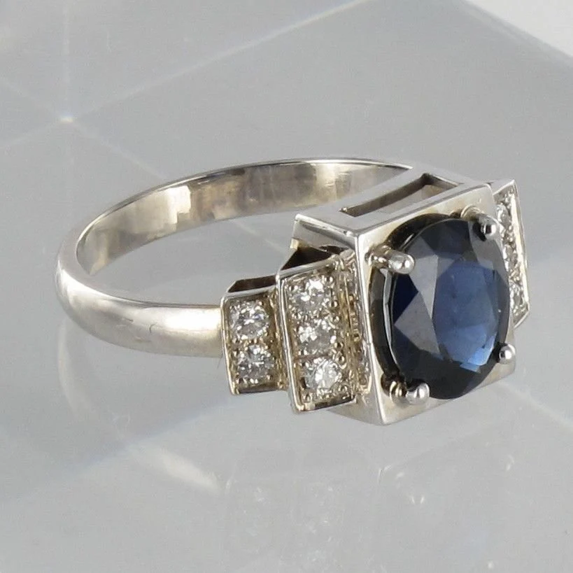 Bague Entourage en or blanc, saphir et diamants - Image 11
