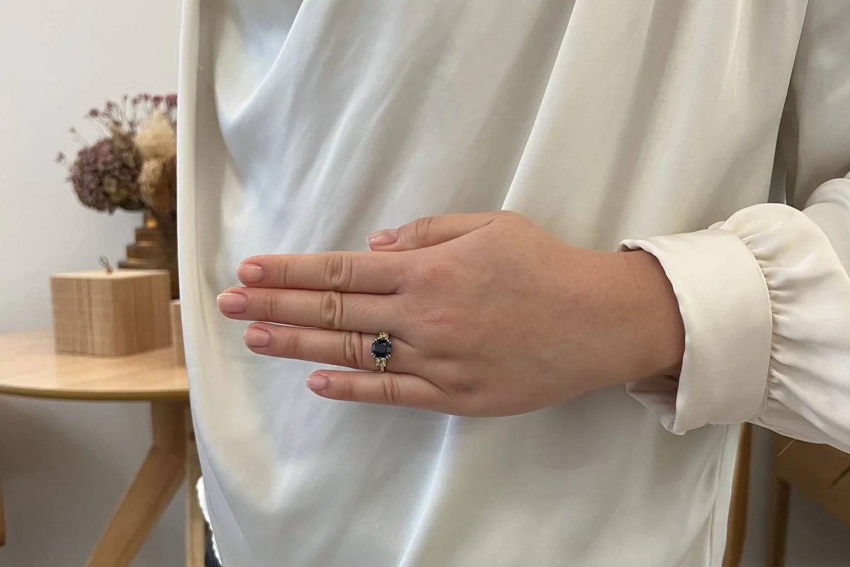 Bague saphir et diamants jaunes en platine - Image 6
